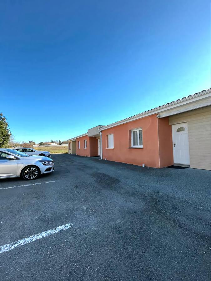 Logement Thermale Et De Tourisme Les Acacias 2 Jonzac Exterior foto
